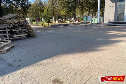Прокуратура требует завершить ремонт сквера на площади Труда в Ярославле