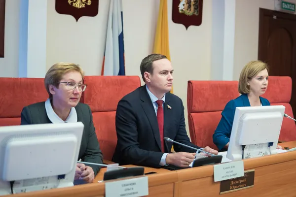 В Ярославской областной думе обсудили трудоустройство подростков