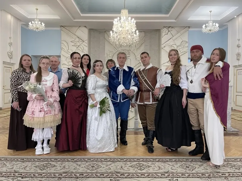 В ярославском ЗАГСе сыграли свадьбу мушкетёры и пираты