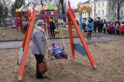 На Первомайском бульваре в Ярославле открылся новый детский городок