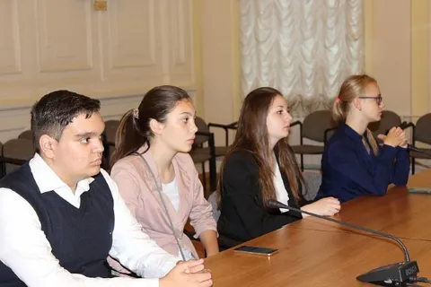 Депутаты муниципалитета Ярославля принимали школьников из Голландии