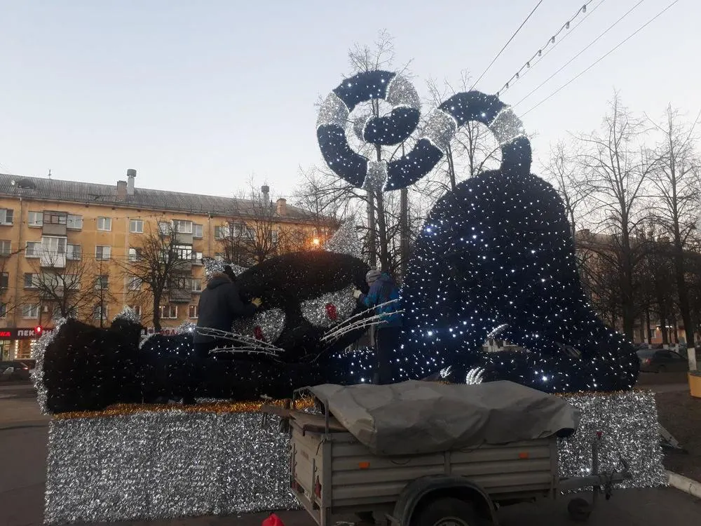 В канун года крысы в Ярославле установили фигуру кота: фото