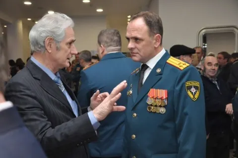 Ярославские спасатели получили к юбилею новый специализированный транспорт