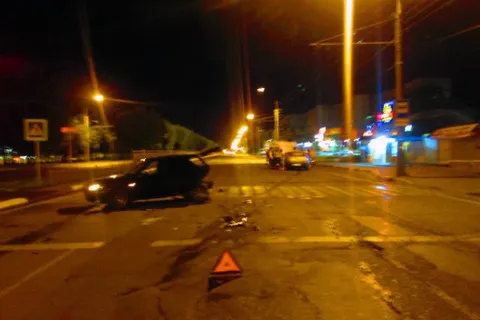 В Ярославле пьяный таксист с поддельными правами устроил ДТП