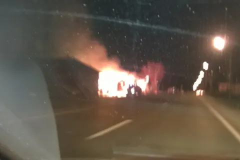 В Макарово Ростовского района дотла сгорели магазин и жилой дом (350 кв. м)