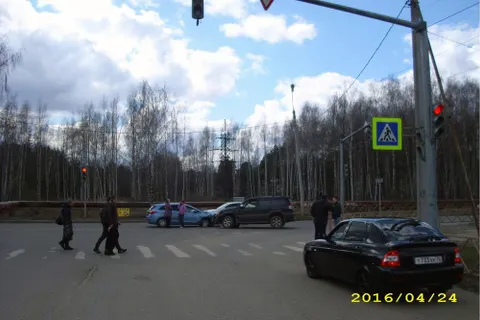 В ДТП на Красноборской пострадали два мальчика и женщина