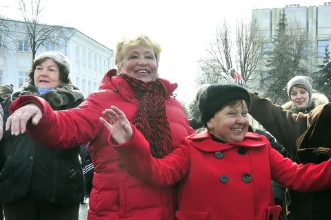 В Ярославле на Советской площади станцевали буги-вуги. Фоторепортаж