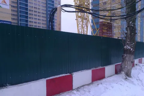 На 29 стройплощадках Ярославля установлены ограждения нового образца