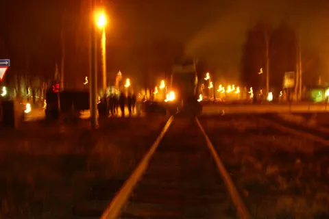В Ярославле легковушка врезалась в поезд