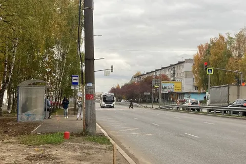 В Ярославле автобусы проезжают мимо новой остановки