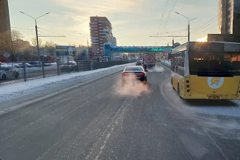 «Третий день стоит»: на дорогах Ярославля все больше брошенных автобусов