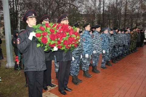 В Ярославле установлены памятные бюсты героев