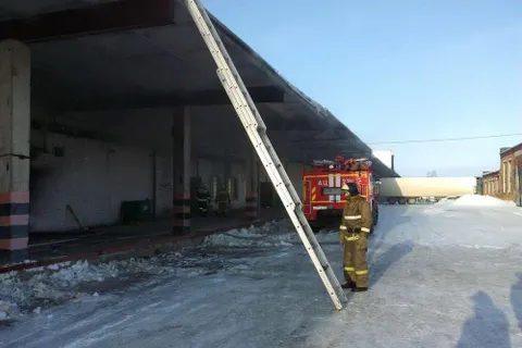 В Ростове сгорел склад туалетной бумаги - видео