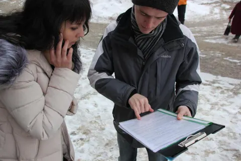 На Ленинградском проспекте в Ярославле борются с незаконной рекламой
