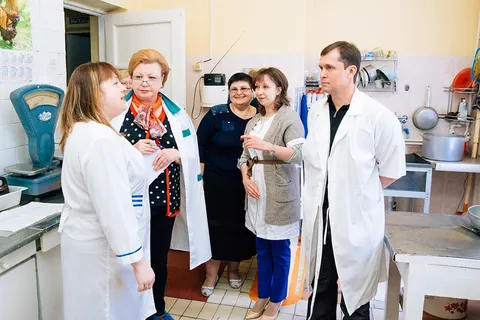 Депутаты муниципалитета Ярославля попробовали еду в детских садах