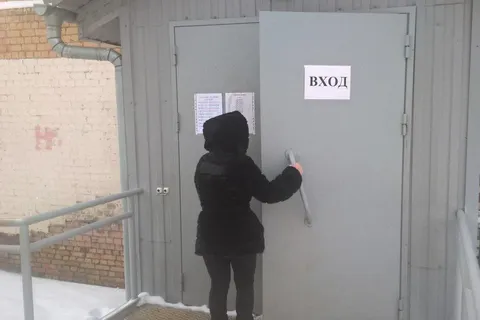 ЧП в школе Ярославля: детей водят через черный вход