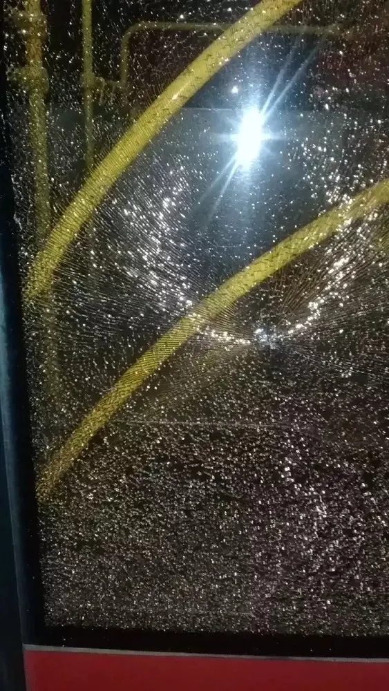 В Ярославле неизвестные обстреляли маршрутку