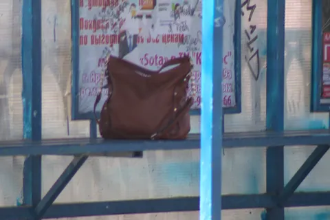 В центре Ярославля спецслужбы оцепили автобусную остановку