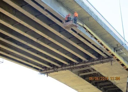 В Ярославле завершается асфальтирование Октябрьского моста через Волгу