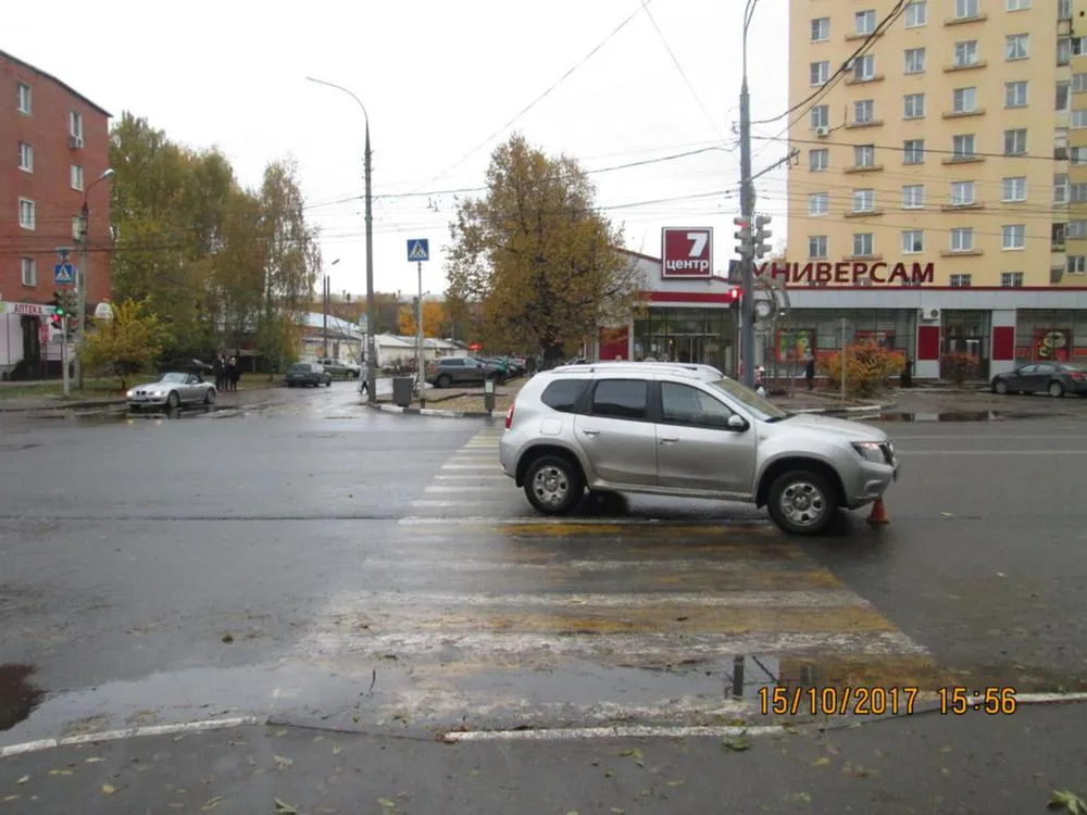 В центре Ярославля на пешеходном перекрестке легковушка сбила двух детей