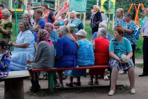 Александр Воробьёв и Эльхан Мардалиев встретились с жителями Резинотехники