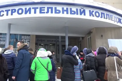 В Ярославле установили мемориальную доску полицейскому, убитому диджеем