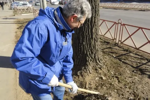 Ярославцы приводят весенний город в порядок