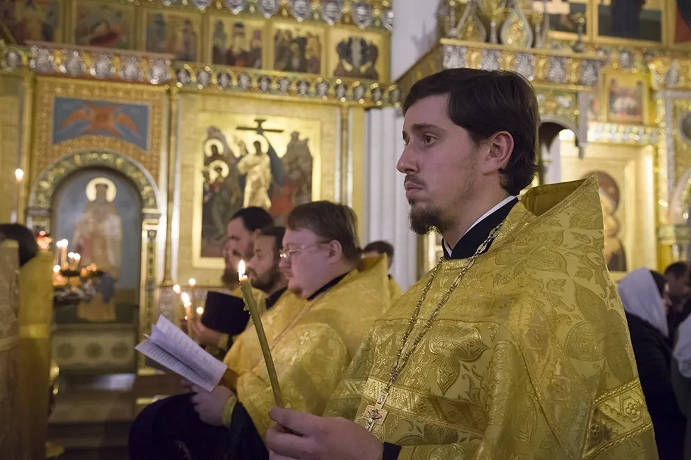 Ярославских священников обязали носить маски