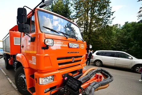 В Ярославле презентовали «круглогодичную» спецтехнику