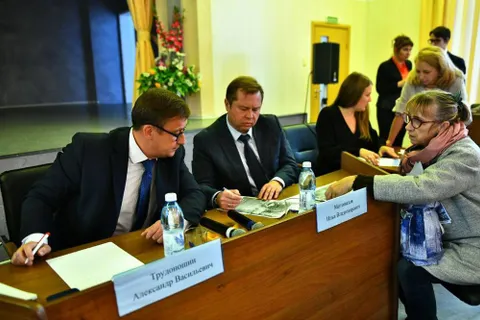 Глава Ярославля встретился с жителями Ленинского района