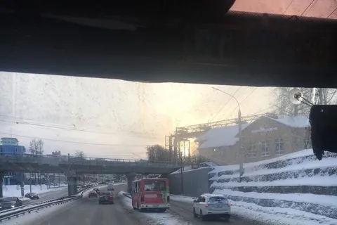 «Третий день стоит»: на дорогах Ярославля все больше брошенных автобусов