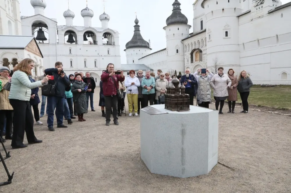 В Ярославской области тактильные модели храмов сделали без крестов