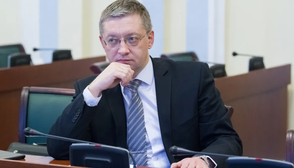 Евгений Ильичев обвиняется в получении двух взяток