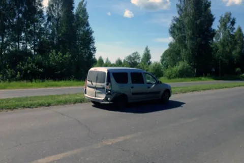 В Рыбинске «девятка» улетела в кювет