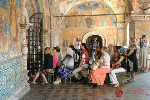 В церкви Ильи Пророка в Ярославле состоялся концерт симфонического хора Свердловской филармонии. Фоторепортаж