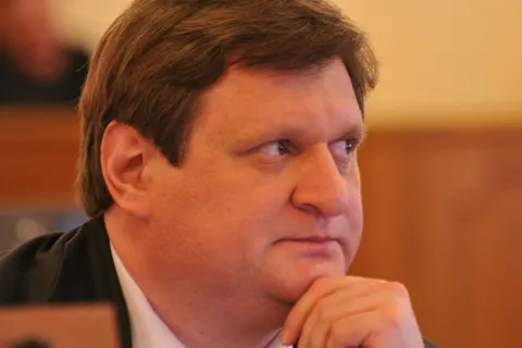 Депутаты Ярославля обсуждают отсутствие сегодня мэра Урлашова на заседании муниципалитета