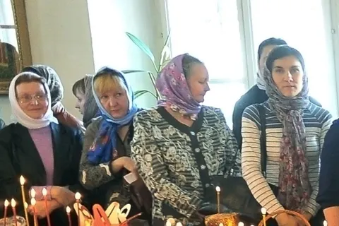 В ярославских храмах освятили пасхальные куличи. Фоторепортаж