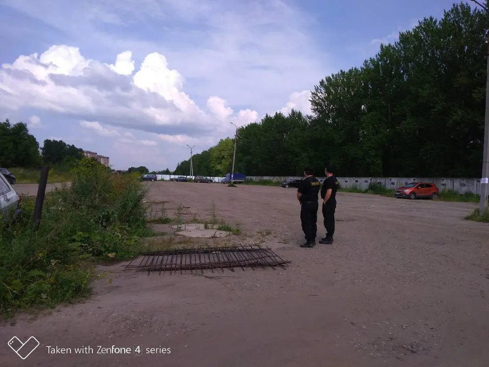 В Ярославле в Брагино снесли автомобильную стоянку