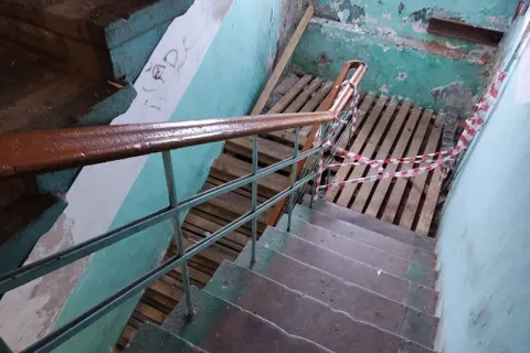 В Ярославе знаменитый дом с лестницей в окно признан аварийным