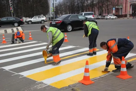 В Ярославле начали работы по нанесению дорожной разметки