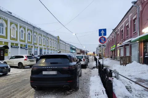 Ярославцы проигнорировали ограничение стоянки в центре города