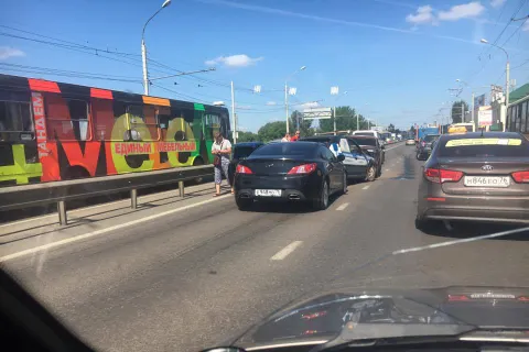 Гармошка из шести автомобилей парализовала движение на Московском проспекте