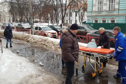 В Ярославле появились тротуары-катки: пострадала 87-летняя пенсионерка