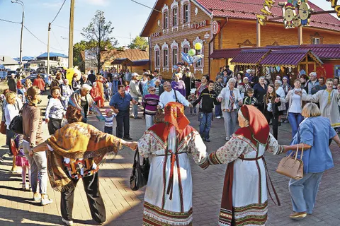 В Ростове Великом продолжают чествование народных луковых традиций