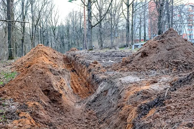 В Ярославле слесаря водоканала завалило в траншее