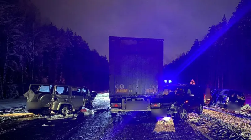 Под Ярославлем в тройном ДТП погиб один человек
