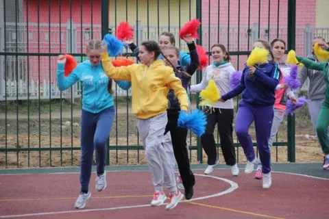 В Ярославле продолжается строительство многофункциональных спортивных площадок