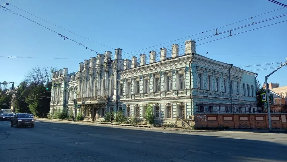 Мэр Ярославля поручил уточнить судьбу дома «четырёх непьющих»
