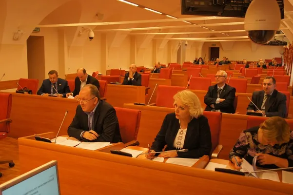 В комитетах Ярославской областной Думы продолжается обсуждение проекта областного бюджета