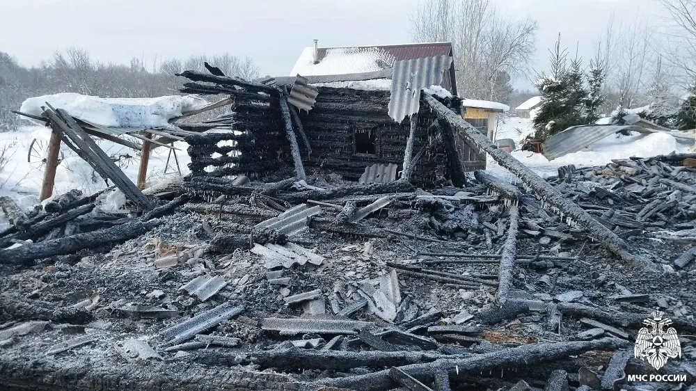 При пожаре в деревне под Угличем пострадала 76-летняя женщина